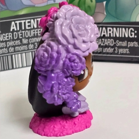 Disney Doorables - Isabela Madrigal - Picture 3 of 4